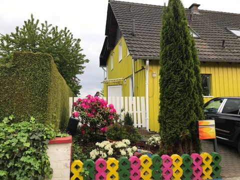 This property is rented furnished. A fenced garden, fireplace, walk-in shower, all rooms very bright, large comfortable rooms, completely renovated. Living room, eat-in kitchen, 2 guest rooms (1 room can be used as an office and guest room), 1 childr...