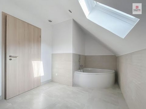 Investisseurs ou particuliers, cette maison est faite pour vous ! Rendement locatif attractif : possibilité de location longue durée ou courte durée (LCD) avec une rentabilité nette estimée à 8 %. Venez découvrir cette charmante maison de ville de 84...