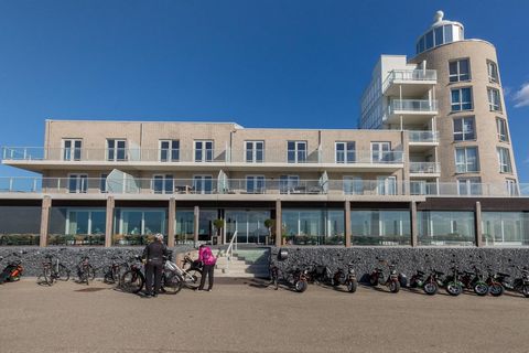 El Oosterschelde está a tus pies en este hermoso y exclusivo apartamento. Esta área única es especial por su naturaleza mareal y contiene un mundo submarino dinámico y fascinante debido a los cientos de especies de plantas y animales. Desde este apar...