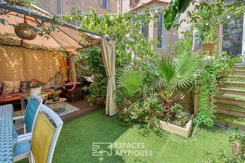 EXCLUSIVITE Au coeur du quartier du Mourillon à Toulon, cet appartement d'une surface de 66 m2 (59 m2 carrez) est situé au calme d'un premier étage d'une petite copropriété. Le salon-salle à manger et sa cuisine américaine ouvre sur une terrasse priv...