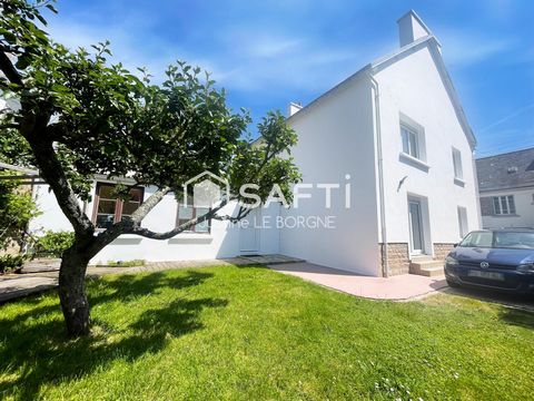 A proximité immédiate de la plage des Sables Blancs, je vous présente cette belle maison entièrement rénovée en 2015, idéalement située dans un environnement privilégié. Le rez-de-chaussée offre une belle pièce de vie lumineuse avec cuisine ouverte a...