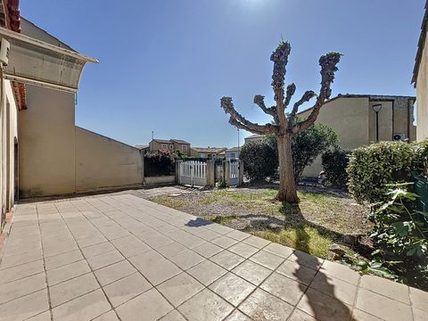 À la vente sur la commune de GIGNAC. Au fond d'une impasse calme, à quelques pas des commodités et du centre. La commune de GIGNAC est proche de Montpellier, de l'autoroute A750, des gorges de l'Hérault et du lac du Salagou. Elle propose écoles, coll...