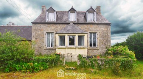 Votre agence 123webimmo l'immobilier au meilleur prix vous présente : A Guerlesquin, bel ensemble de 2 maisons sur parcelle d'environ 12000m². Un plain pied de type longère à remanier d'environ 50 m² comprenant au RDC une véranda comme sas d'entrée, ...