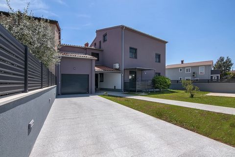 Este acogedor y bien equipado apartamento está diseñado para alojar cómodamente hasta 4 personas (máximo 2 adultos). La propiedad cuenta con un dormitorio con una cama doble grande y un sofá cama en la sala de estar, lo que lo hace ideal para familia...