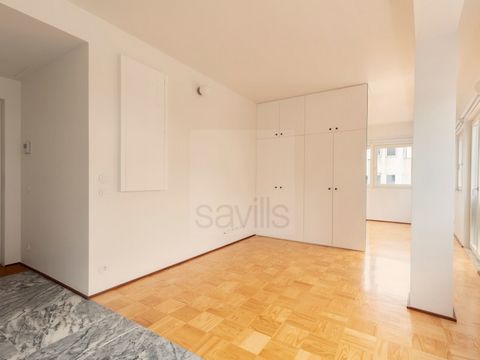T0+1 comprising a living room with kitchen, bedroom and bathroom. Apartment located in Post Scriptum 70, the new residential development in downtown Porto. The apartments, with panoramic views over one of the most charismatic streets in the city of P...